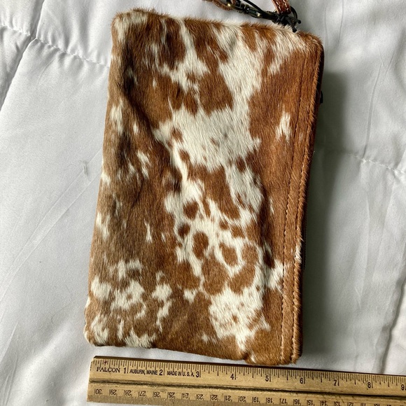 Cowhide - Picture 3 of 4